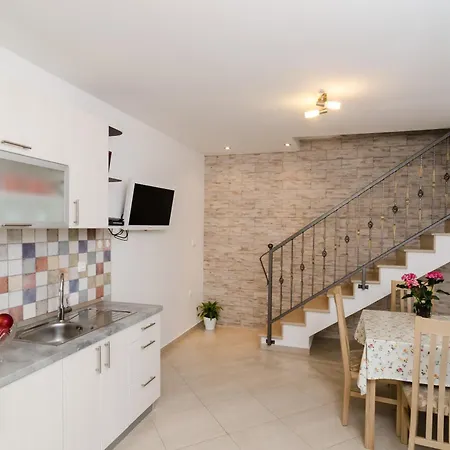 Jelena With Terrace And Balcony Apartment *